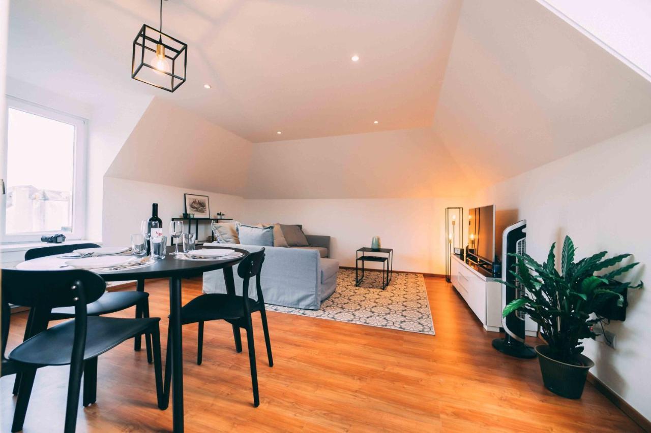 Station Center Apartment *